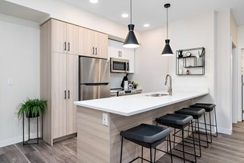 High-gloss cabinets